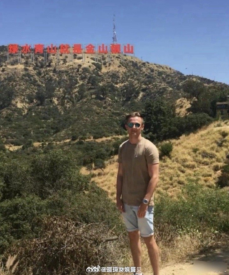 当一位外国朋友希望中国网友帮忙，把自己的背景P成中国 