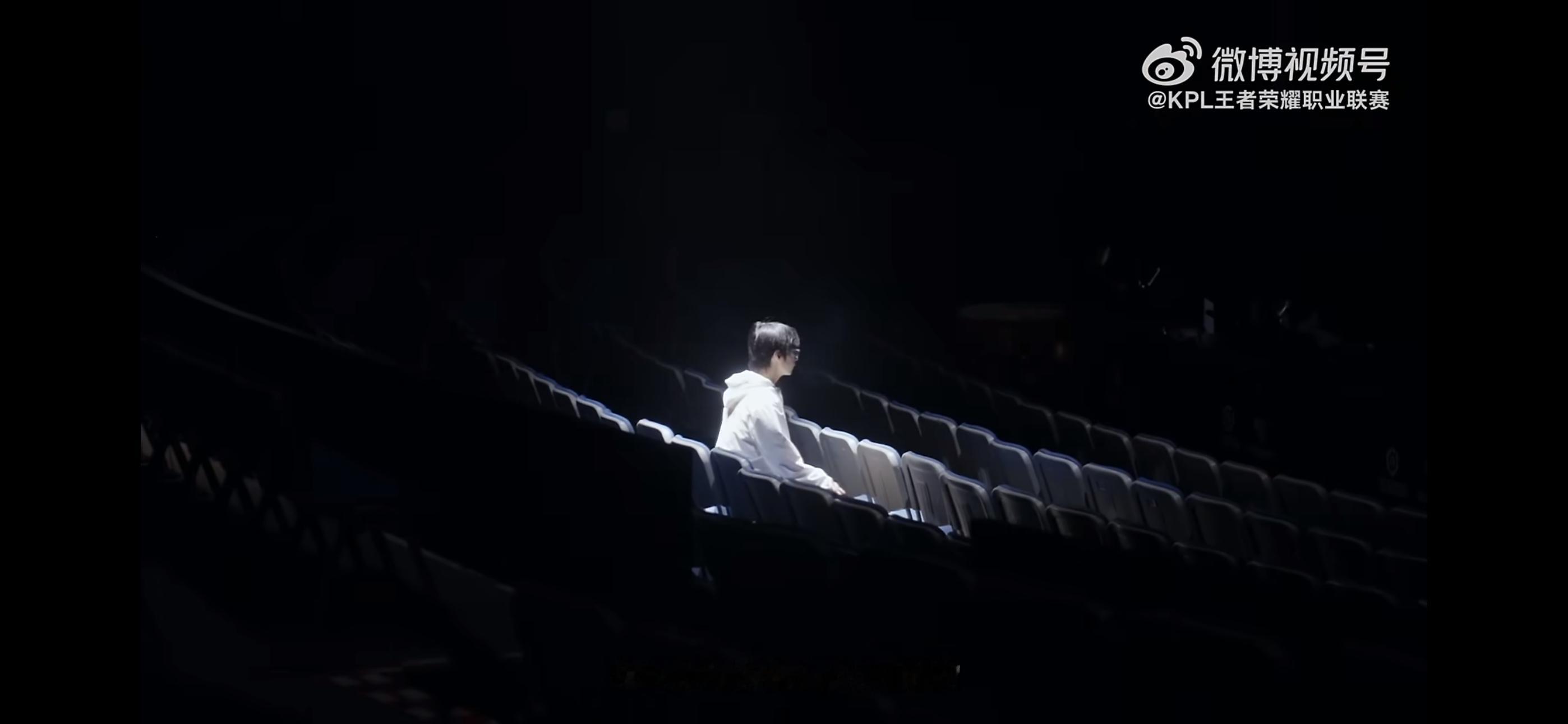 好吧原谅全世界了两年前的命不该绝和今天放出来的我不认命 这两年发生了好多事 唯一