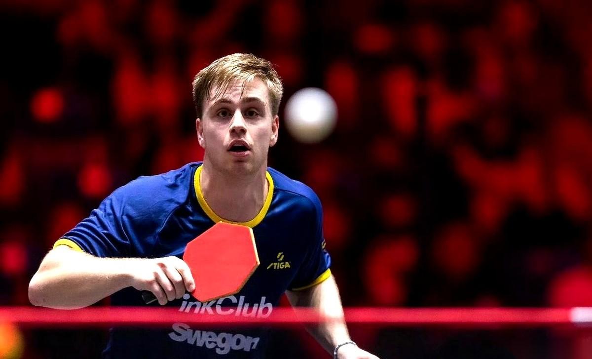 球拍一摔，全场死寂！WT新加坡半决赛，林昀儒对上莫雷加德，瑞典大叔的“暴躁”再次