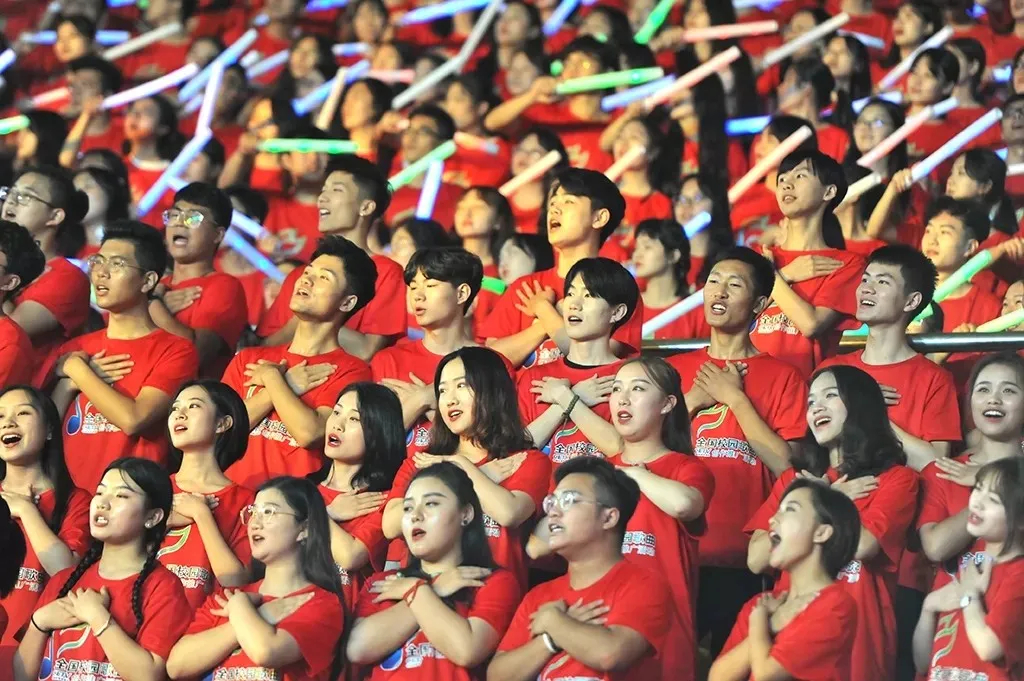 我老了，应当把舞台交给年轻人为什么老油渣们更相信美国？这篇文章我要向各位聊聊项立