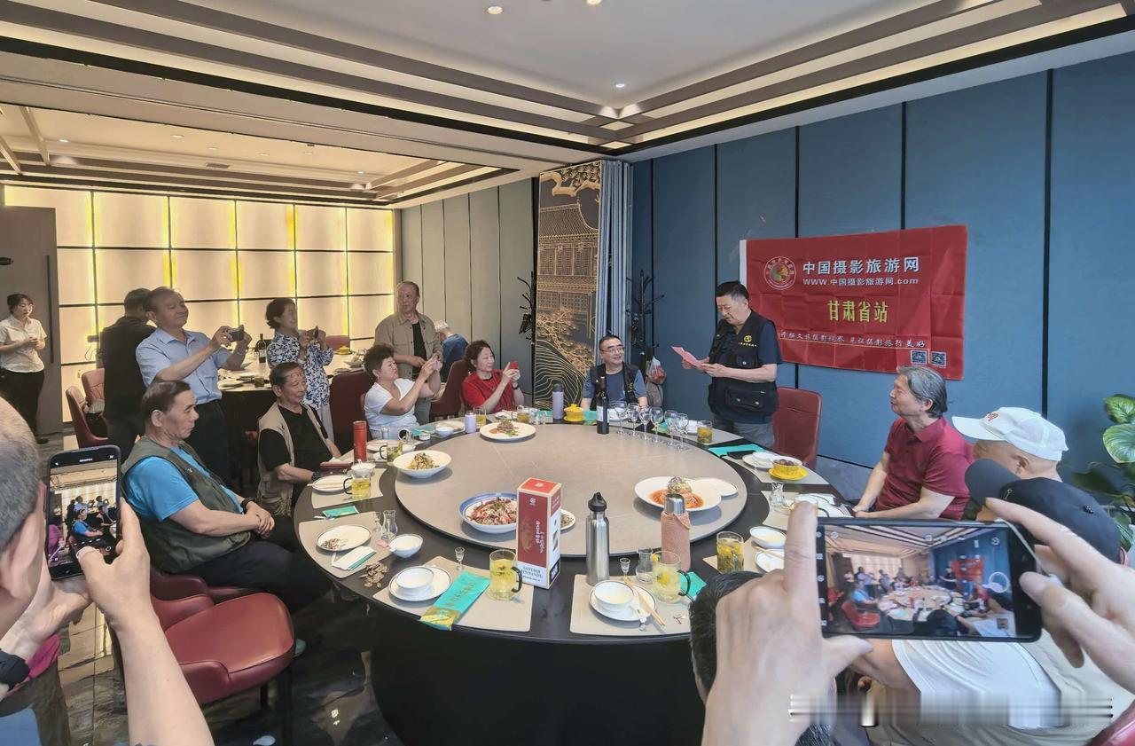  
 
“中国摄影旅游网甘肃省站”
今天正式成立 
——以镜头为媒讲好陇原故事