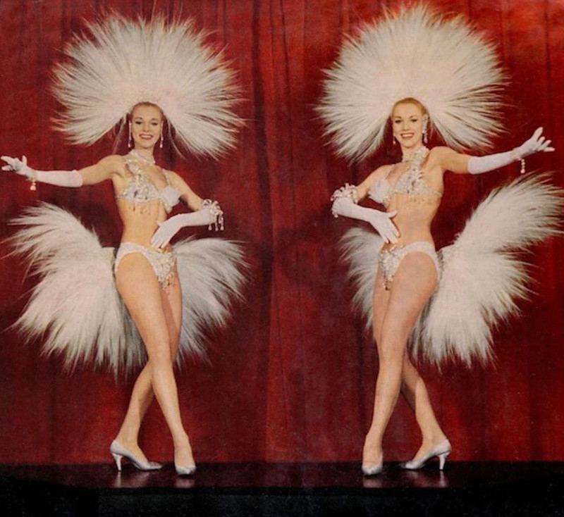 【 两人一生相伴、终生未婚，曾被称为“国家美腿”】 日前，德国双胞胎演员帕德姐妹