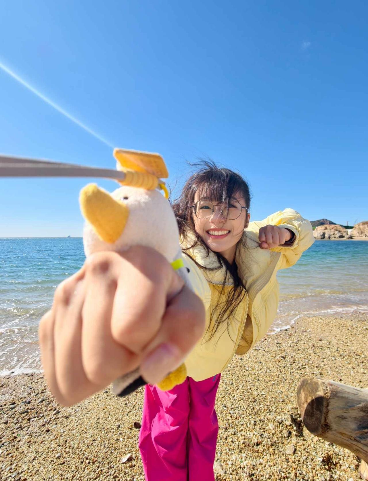 在大连拍的最喜欢的一张照片
海鸥出击！北方的海边 那是我们一直想去的海边 一起去
