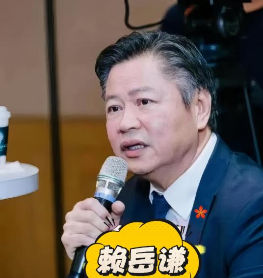 台湾名嘴赖岳谦毫不客气地指出，大陆光东部、南部、北部三个战区就有枕戈待旦的六七十
