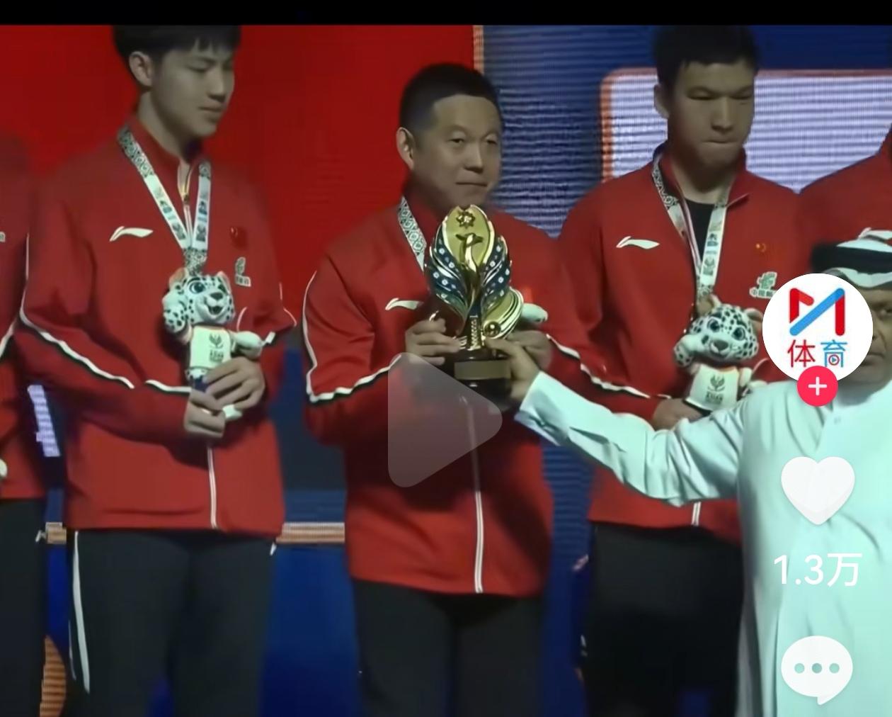 国乒夺冠，有谁注意到这个场外指导教练！
     这次亚锦赛，男团不负众望艰难拿