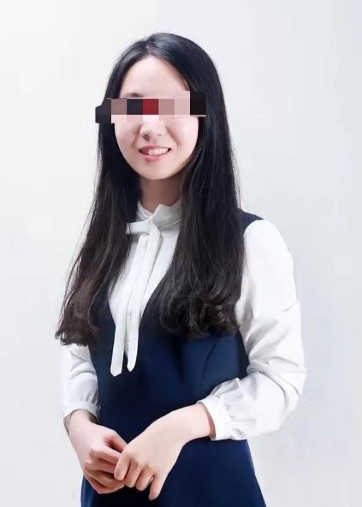 武汉大学这次热搜，最特殊的地方是：实名举报这位女教授的，不是普通网友，而是被举报