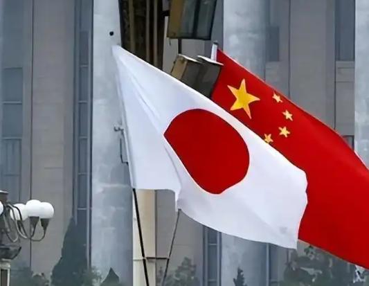 我感觉一旦中国打击 日本 就一定不会是一打一， 俄罗斯 和 朝鲜 一定会参战， 