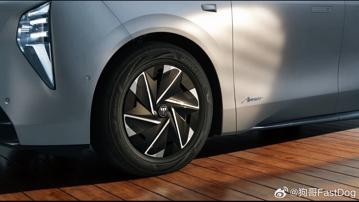 别克至境世家纯电版正式上市，售价48.99万元！作为全球MPV首搭900V 6C