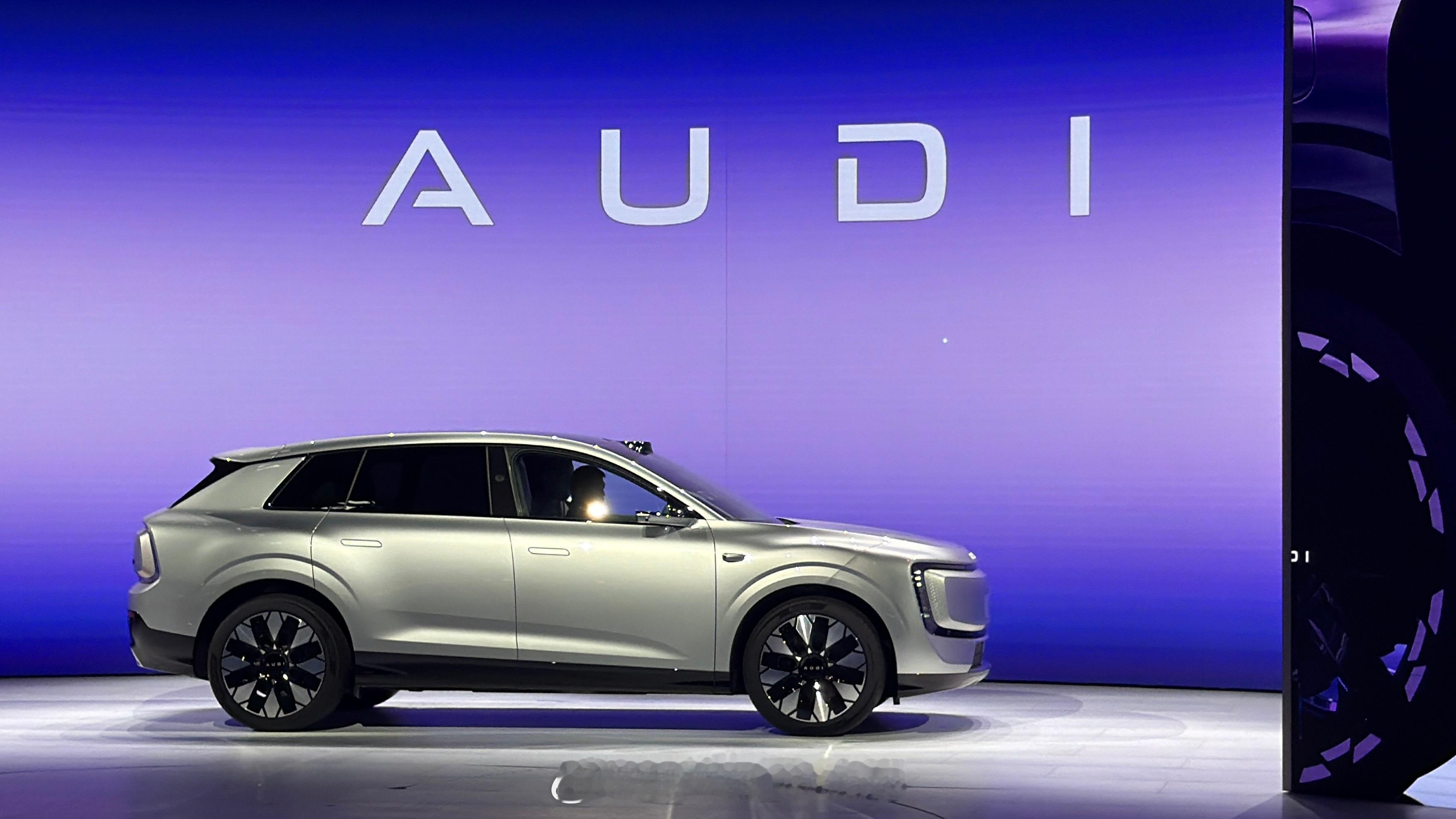 奥迪全新智慧客厅内饰揭秘这就是北京车展也是好起来了能来奥迪好多新车，我是觉得奥迪