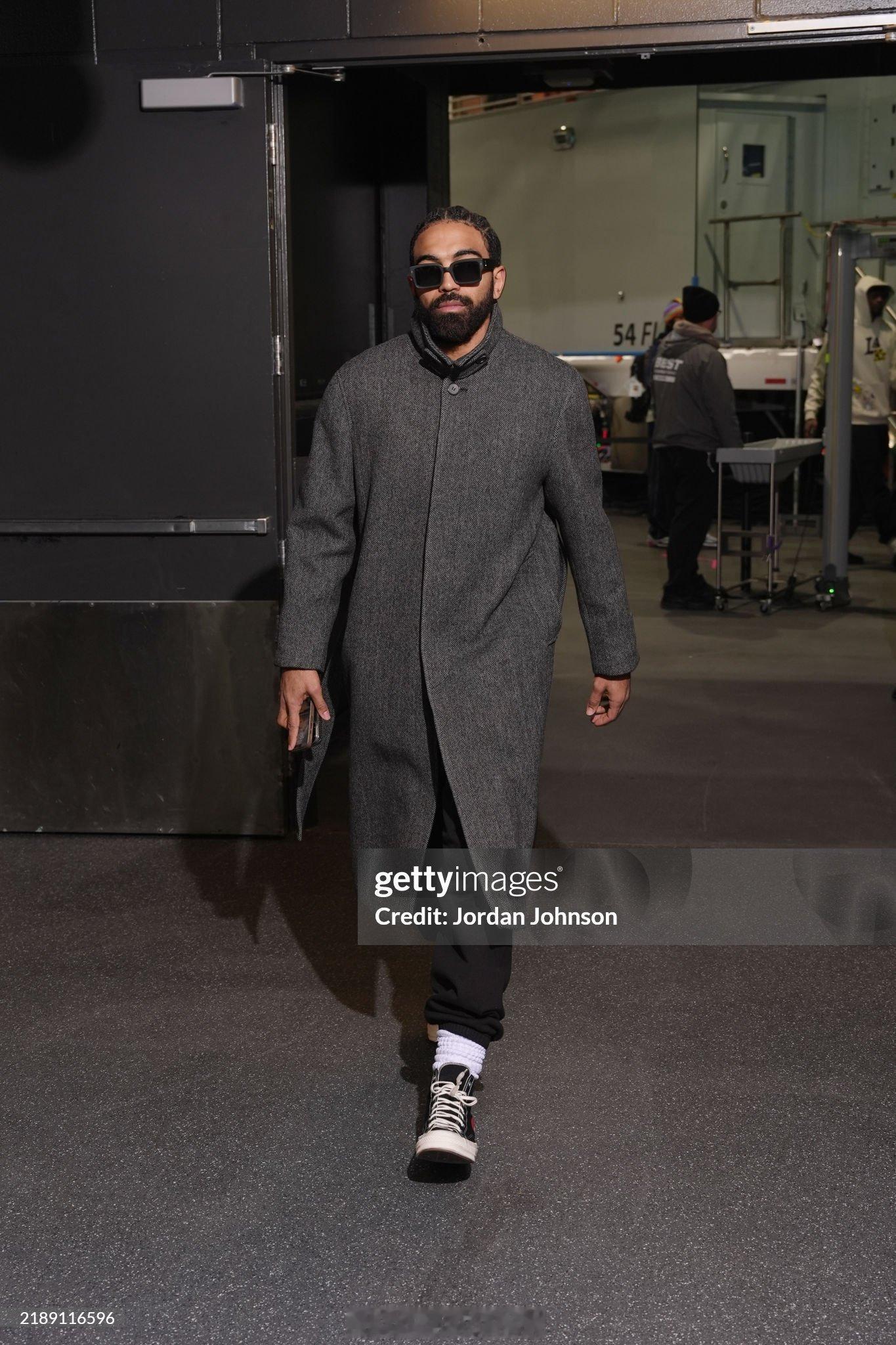 不穿球衣的湖人球员谁最有型？ 