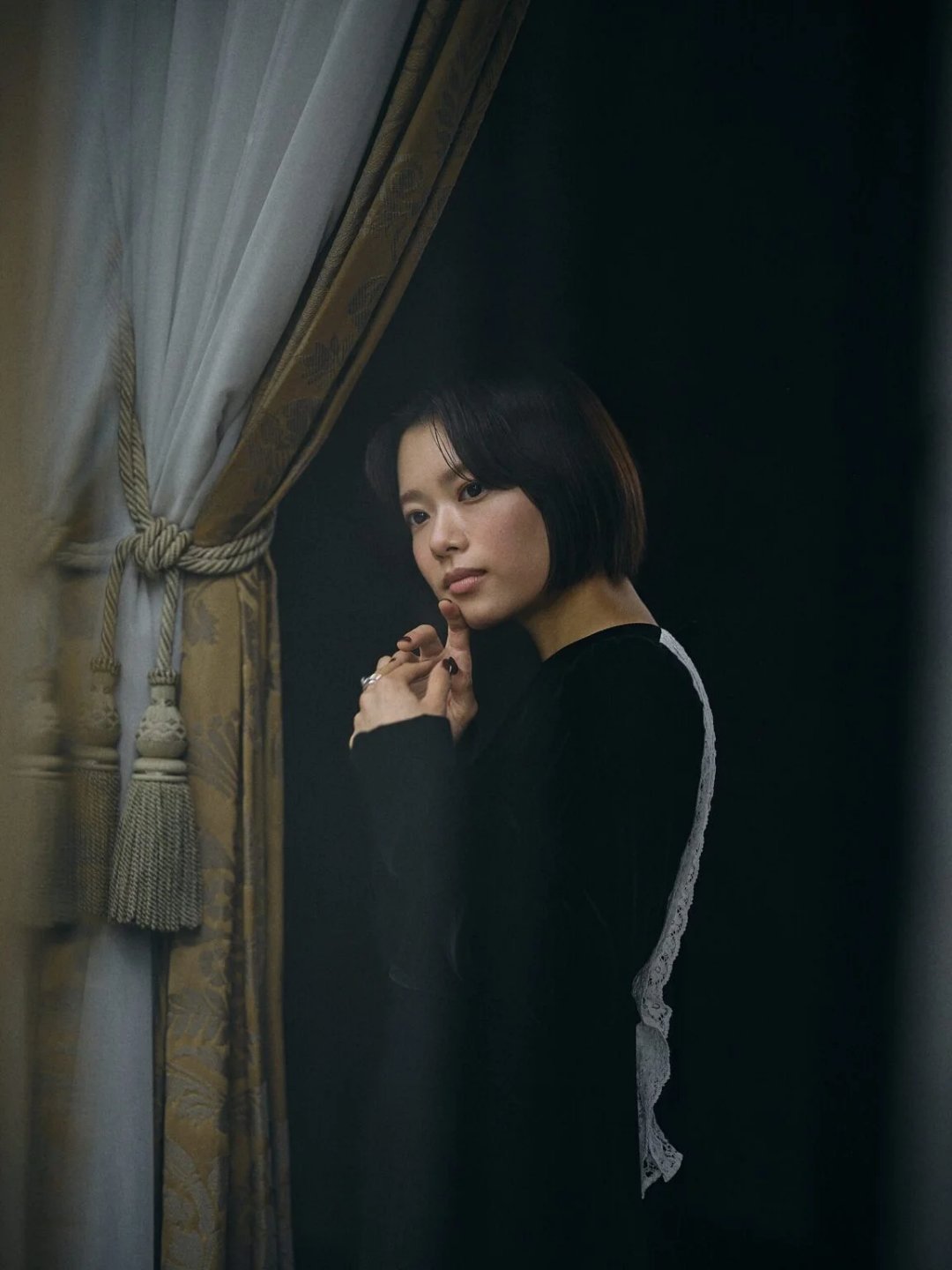 日娱新闻杉咲花杉咲花  日媒《kirei note》采访美图 。 