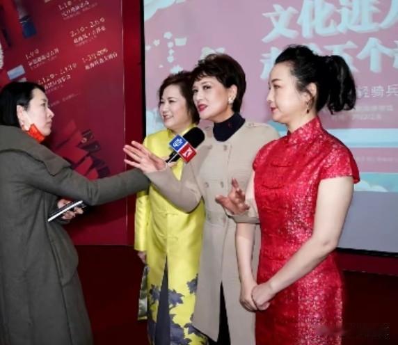 那年，记者采访了越剧界的三位美女演员，她们是当代袁派、王派、范派艺术流派的领军人