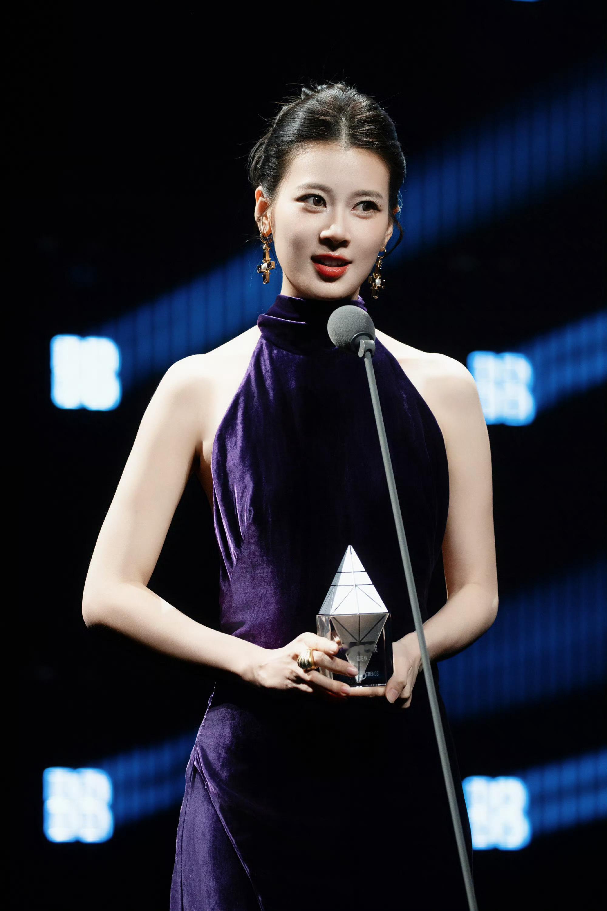 赵昭仪这套妆造好大气，我们昭昭未来可期！