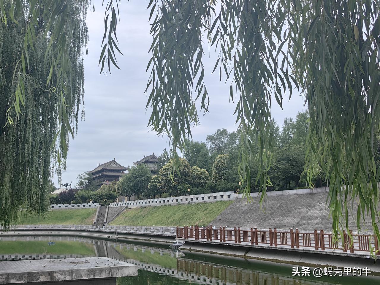 一说到客流就跟打了鸡血一样！！！可现实却是根本不盈利[捂脸]，甚至还处于亏损状态