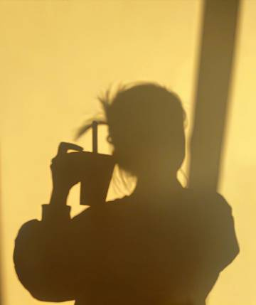 任何时候不要撕破脸，任何矛盾，都不要做那个掀桌子的人。江湖路远，总会相见。对讨厌