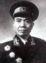 1955年，大授衔前，毛泽东主席审阅拟选名单时，在少将名单中看到了韩伟的名字，不