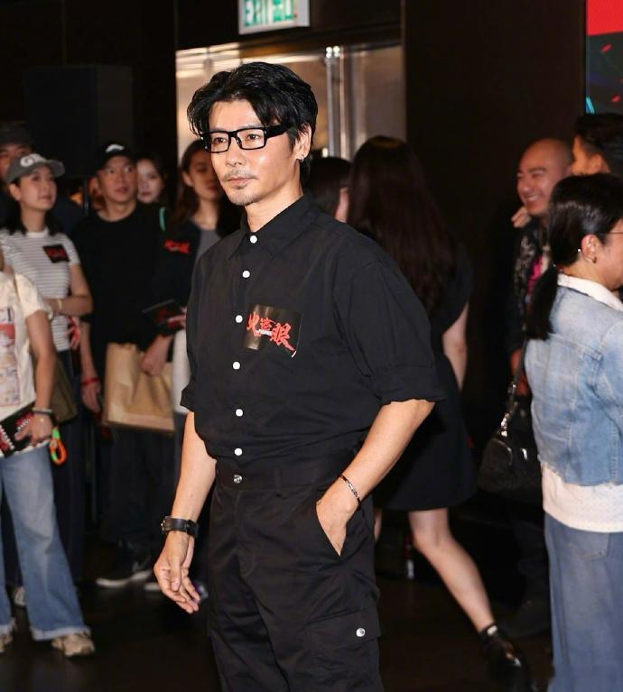 张晋支持火遮眼谢苗张晋两个能打的同框了就冲谢苗张晋这俩能打的同框，《火遮眼》我必