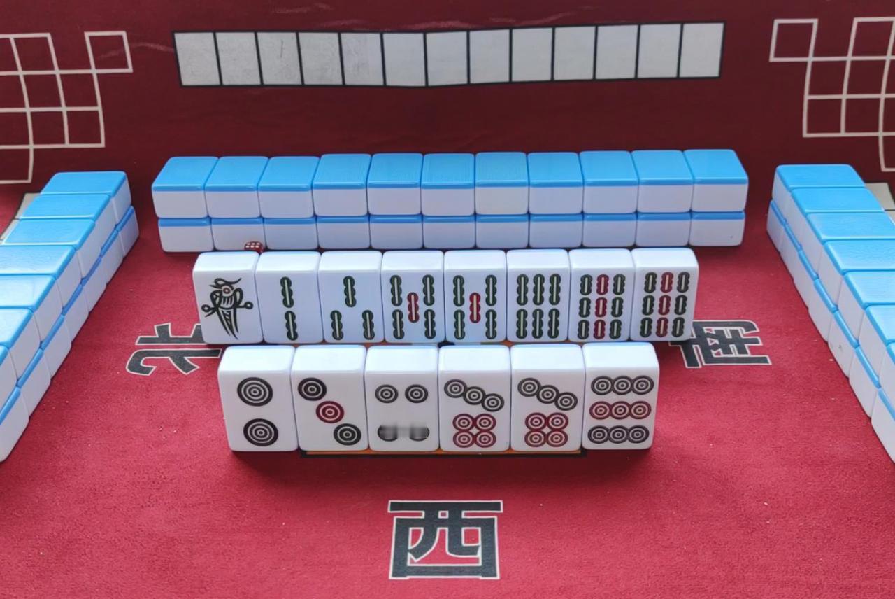 90%的人都会打错的牌！你知道这手牌打什么？（  ）
a、9筒；
b、7筒；
c