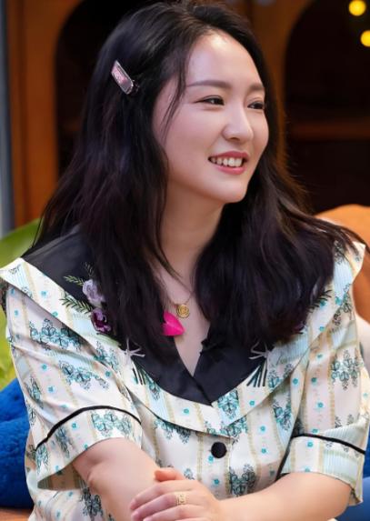 本是冲着谭松韵刘学义追《兰香如故》，不想却被林家大太太秦舜华圈了粉。

这位坐镇