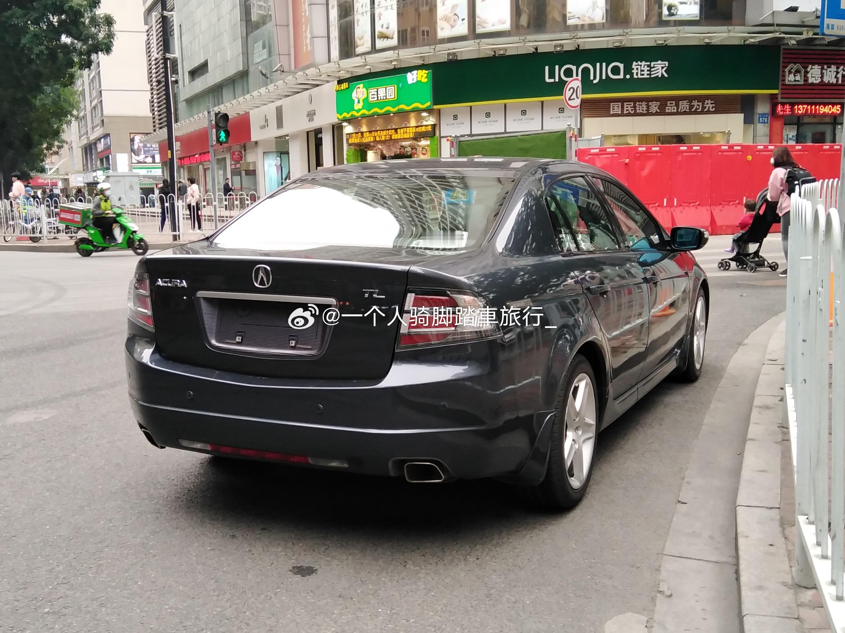讴歌汽车 北京·龙湖北京大兴天街