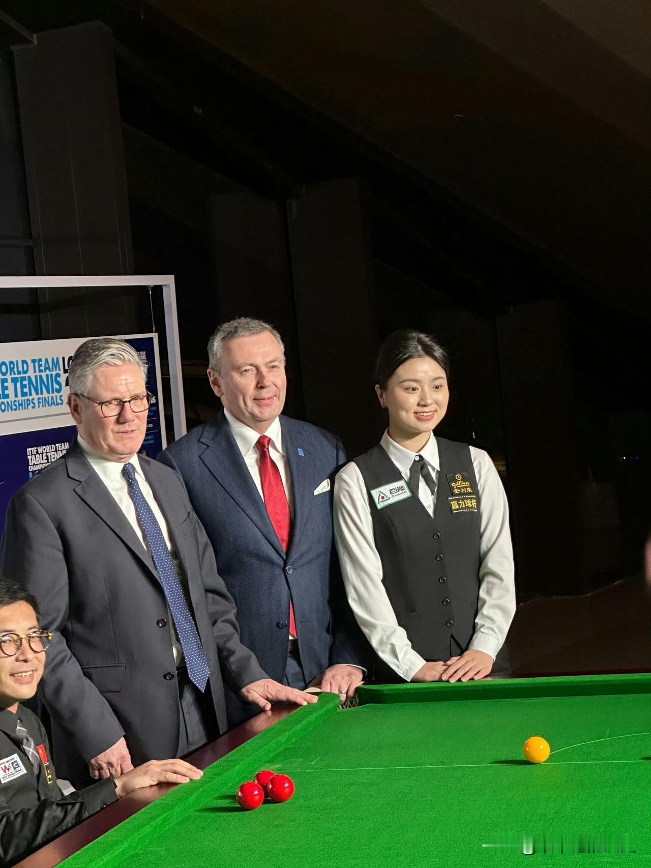 赞一个！
英国首相斯塔默百忙之中会见中国女子斯诺克运动员白雨露！还行吧？[赞][