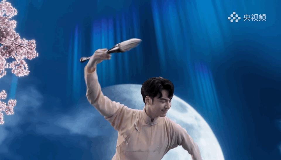 两情若是久长时，又岂在朝朝暮暮。国风创意微短剧《 长画短说 ·鹊桥画梦》邂逅七夕