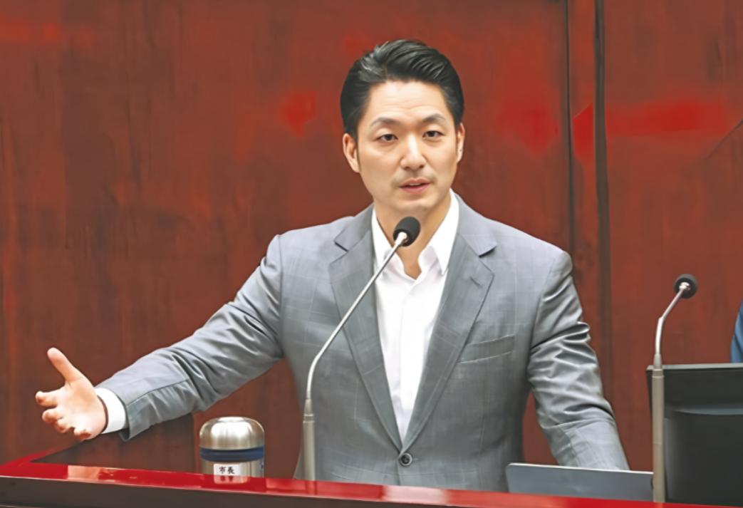 被唐湘龙两次追问，蒋万安始终不敢说自己是中国人，只敢说自己是台湾人，是“中华民国