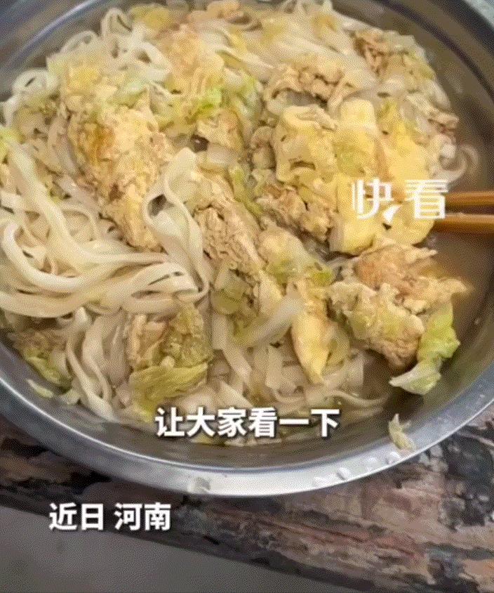 “泪目了！”河南小伙记录下奶奶日常模样，老人习惯性把美味都留给孩子，默默委屈自己