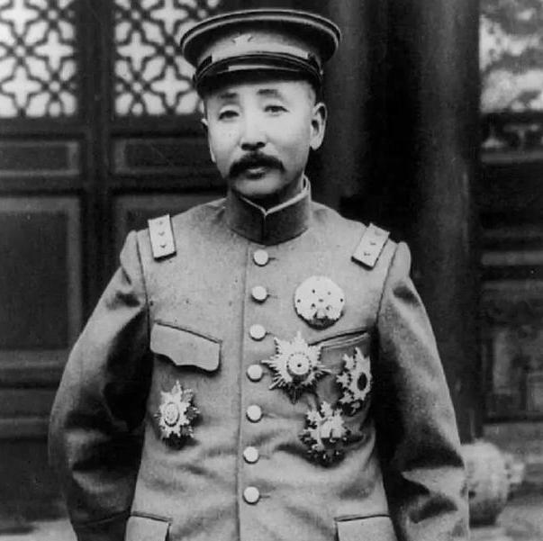 1928年，张作霖选了3条路线秘密回东北，却仍被精准炸毁在第10节车厢。或许张作