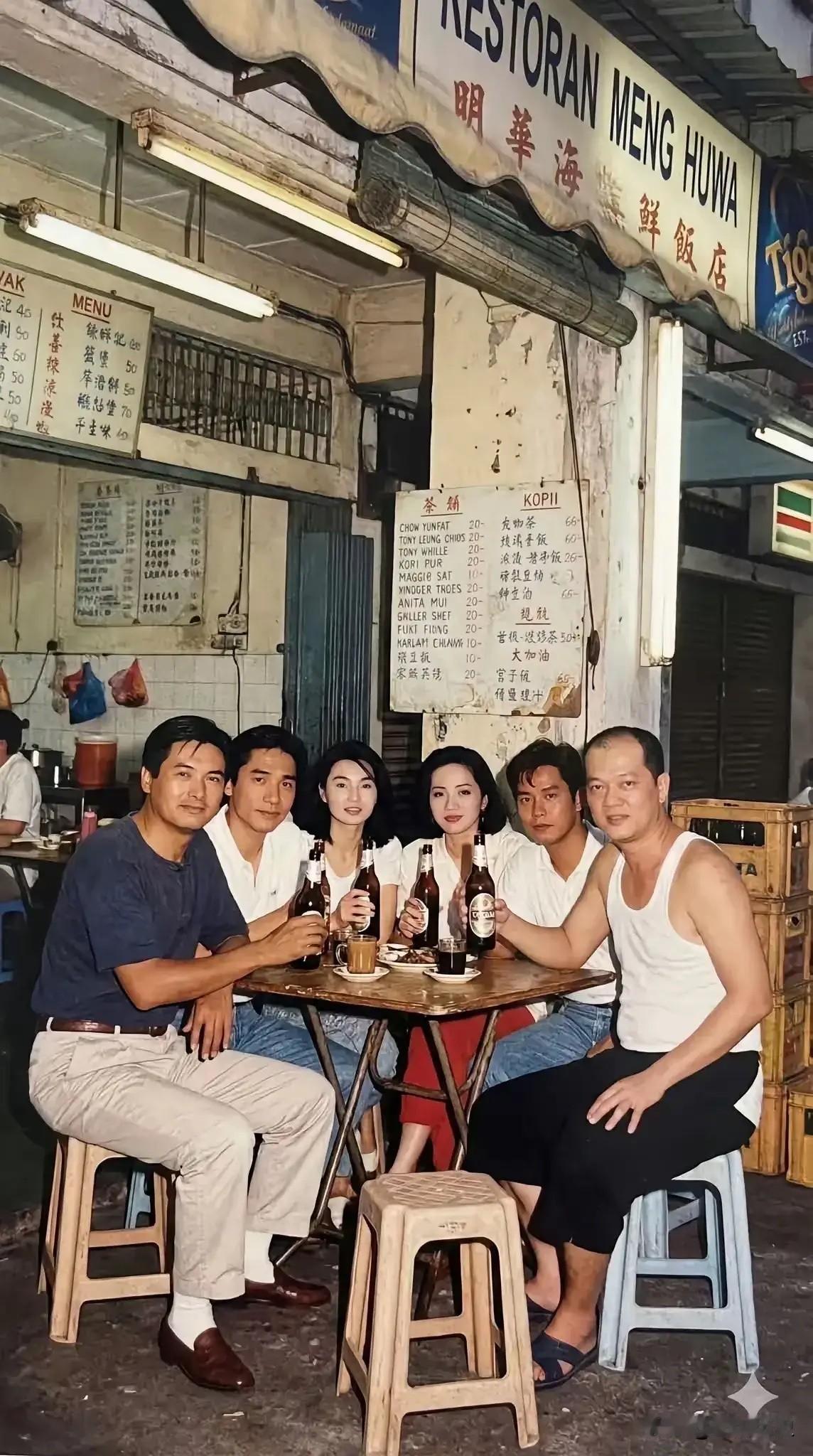 不是我吹牛，如今的年轻人，已经没人能认全这张合影中的六个人了！

如果你们认出来