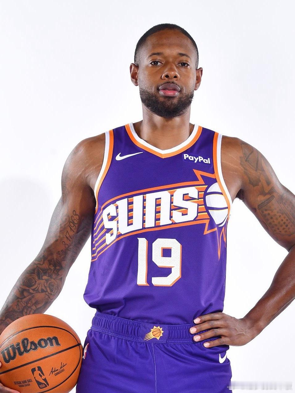 海史密斯因膝盖伤势将再至少缺席2-3周。上赛季效力于热火，3D属性球员，防守强硬