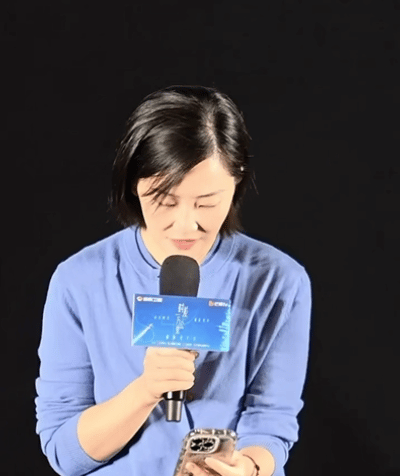 郭柯宇唱了一万一千公里郭柯宇在线下活动现场清唱了《一万一千公里》，一开口就把我好