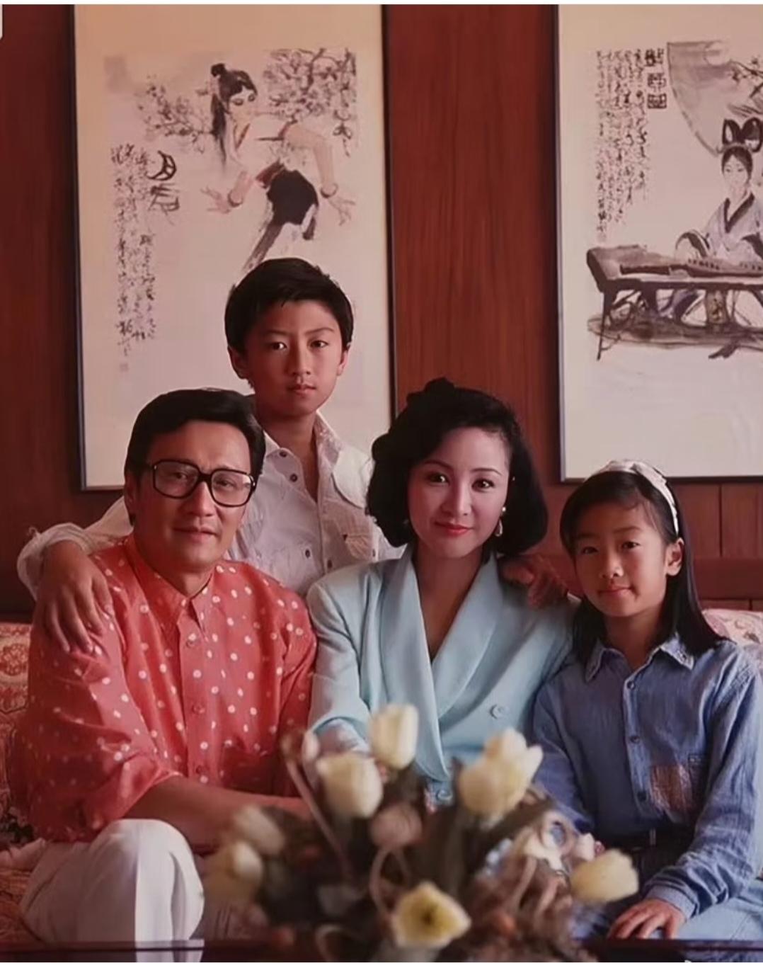 谢霆锋，从小到大，容颜几乎没变。