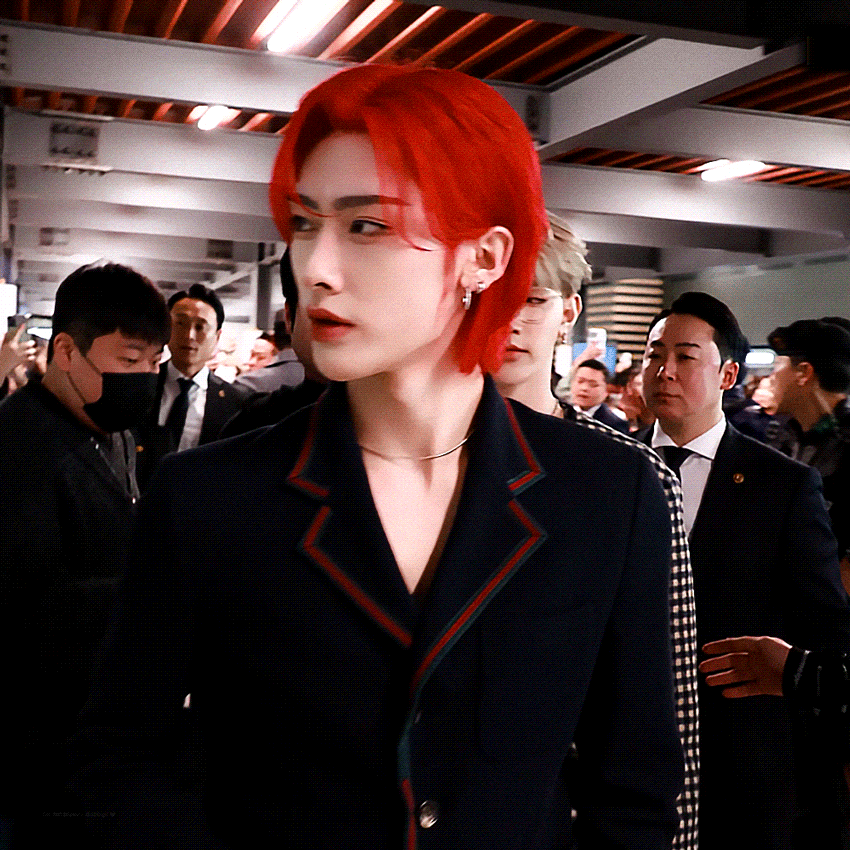 #沈泉锐# 丨#沈泉锐六漫一# 盘点Ricky沈泉锐的神颜图片🈶银发帅哥vs红