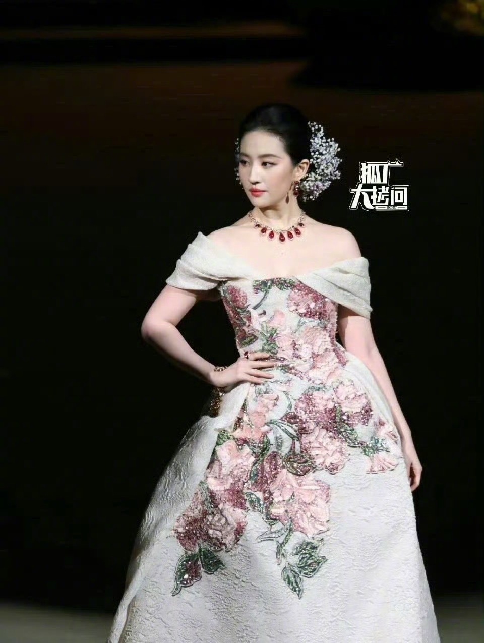 刘诗诗和刘亦菲怎么了？她俩有什么交集吗？ 