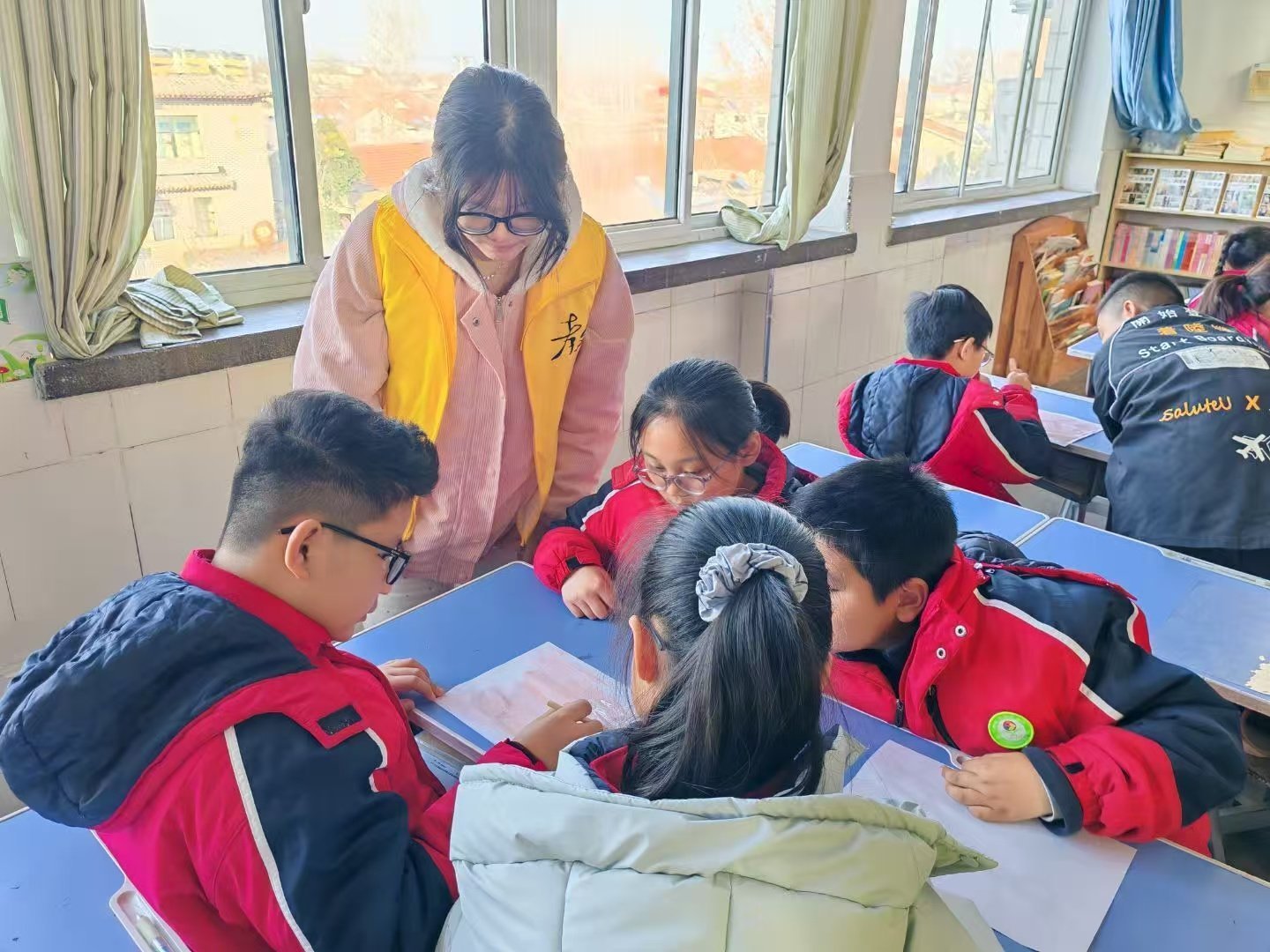 秦岭笑谈大学生寒假社会实践曲阜师范大学教育学院“教泽润童心，科学筑新知”实践队于