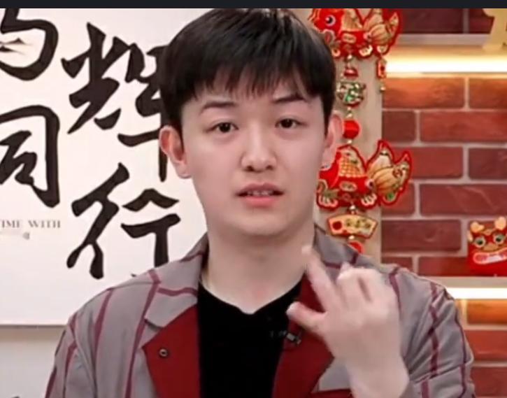 董董又为宇辉发声了。
昨天，宇辉清空了微博，瞬间冲上了热搜。
很多人对宇辉又开始