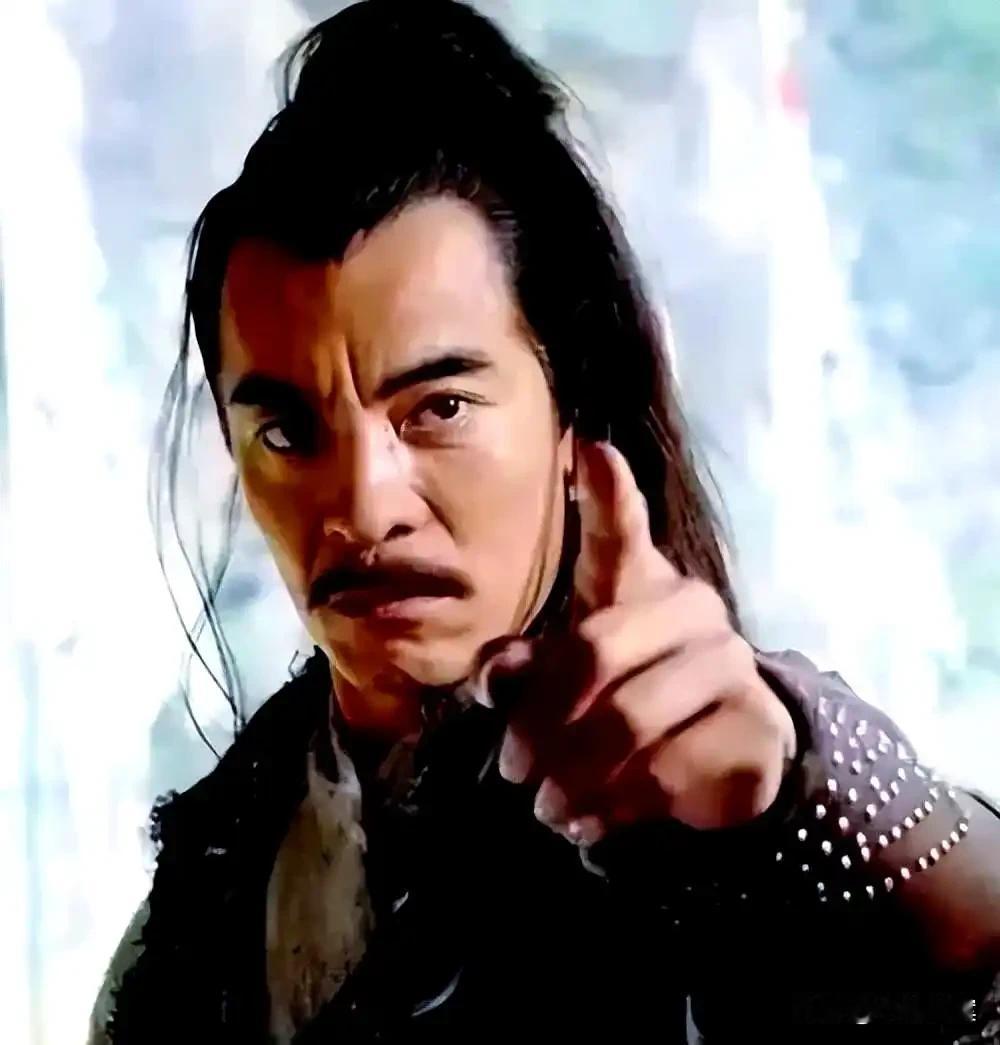 公元1645年，李自成打仗输了，一路逃到湖北九宫山，慌张中冲进一座破庙避雨，庙里
