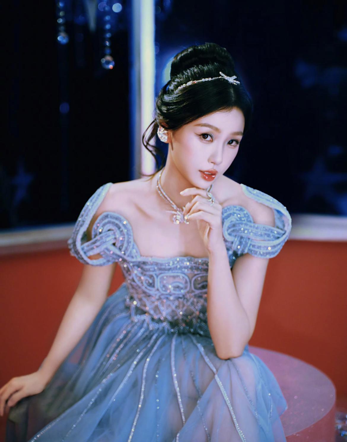 为什么虞书欣爸爸疑似放高利贷还能生出这么漂亮的女孩？还成了两千多万的大明星？可甜