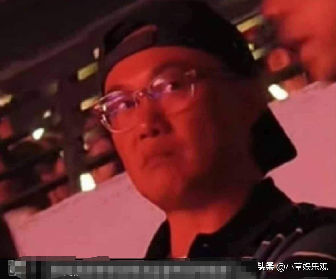 陈奕迅那个表情，比任何声明都耐人寻味。

说是去撑场，结果全程冷脸，网友调侃他是