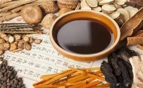 十大常见病中医经方，从《伤寒杂病论》汲取智慧

在浩瀚的中医典籍中，《伤寒杂病论