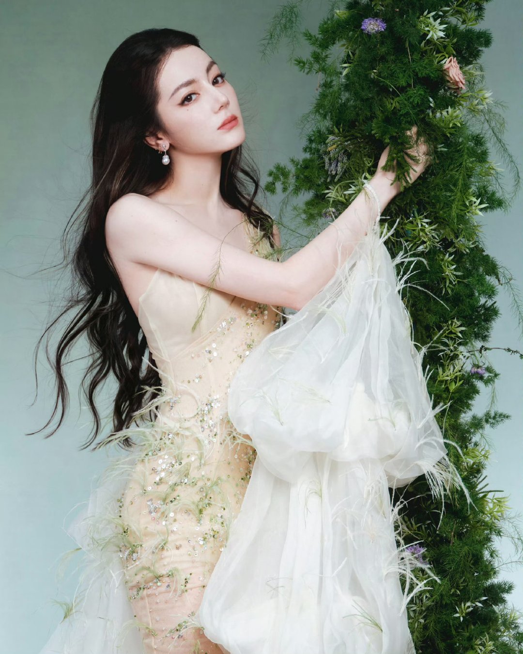 迪丽热巴素雅质感妆麦子给迪丽热巴化的素雅质感妆 [女孩儿] ​迪丽热巴好美迪丽热