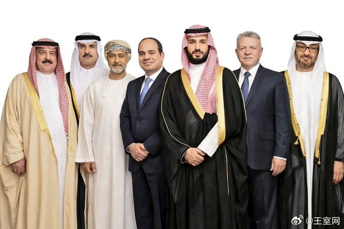 中东王爷们的合成图世界各国王室埃及总统不算他怎么也入镜啦。 