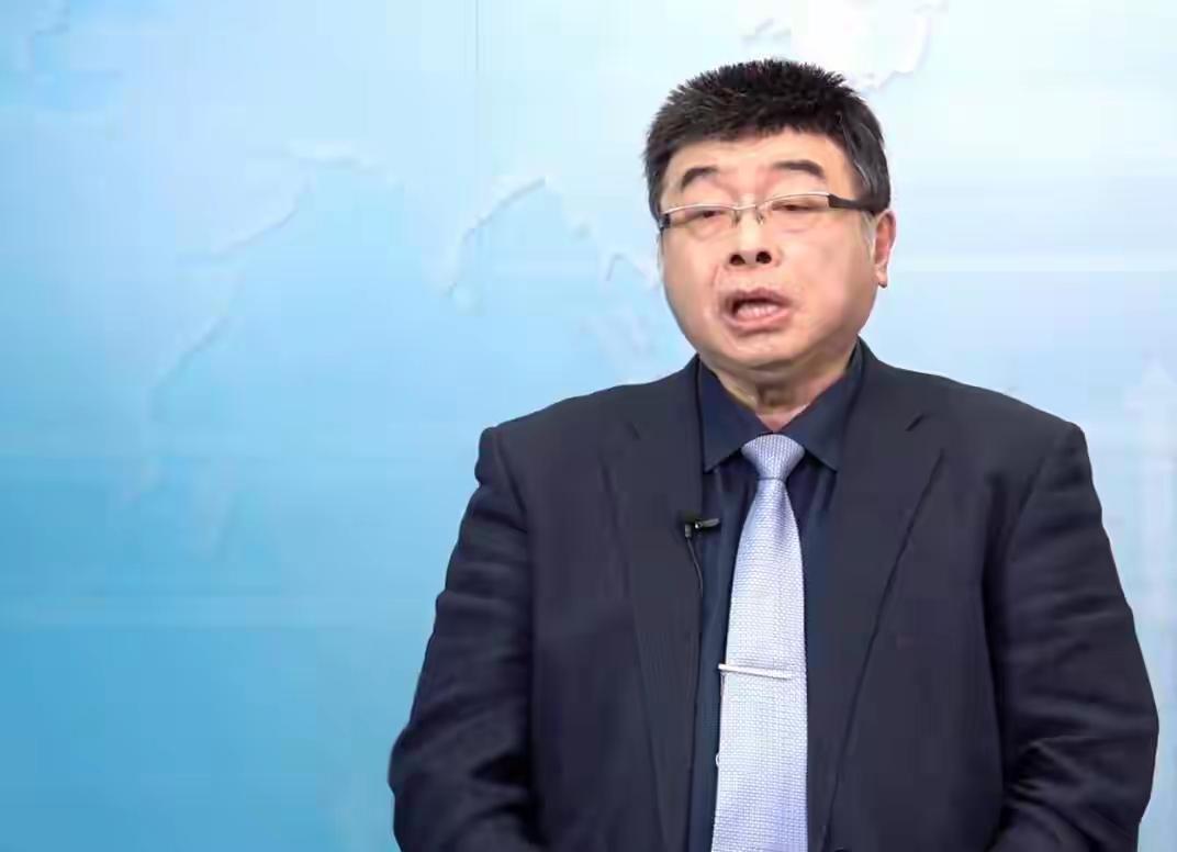 郑丽文出席“白色恐怖受难者”秋祭，在台岛引发轩然大波。对此，邱毅发声。

他认为