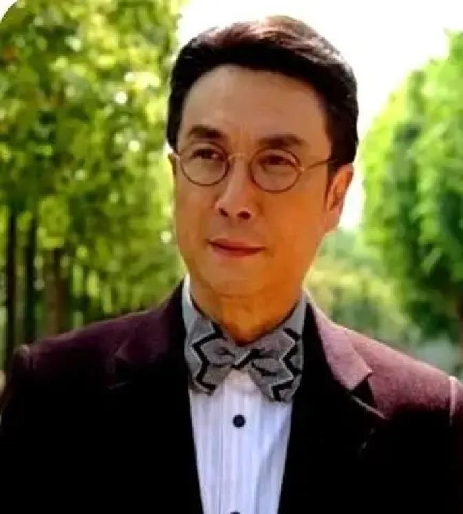 TVB把《名媛望族》搬回黄金档重播，我刷到片段立马点进去。

2012年的老剧，