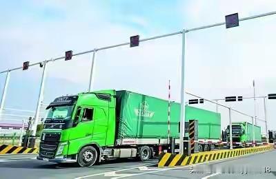 红海航线波动 中欧班列如何带动内陆外贸增长？
 
红海航线运费大幅上涨，不靠海的