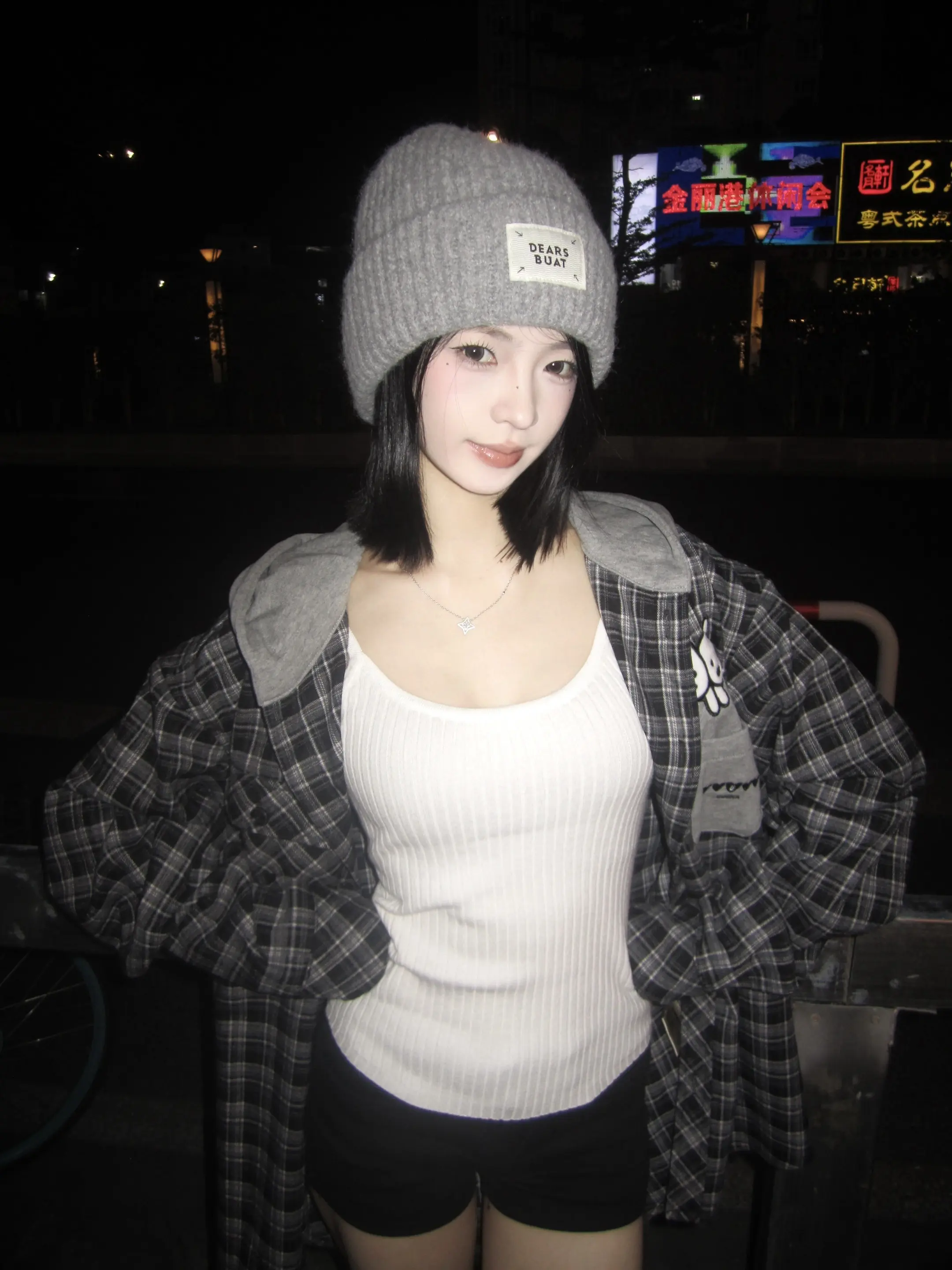 全世界的女人都吻上来了