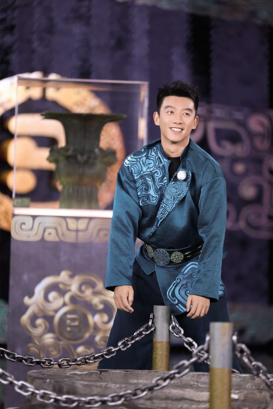 郑恺 郑恺无尽日 演员郑恺 你吗 是我黑暗小世界里的一束光>~<