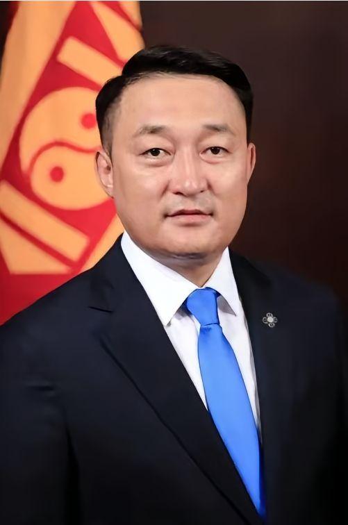 就在刚刚 蒙古国突然宣布了！ ​9月28日，蒙古国国家大呼拉尔主席阿玛尔巴伊斯格