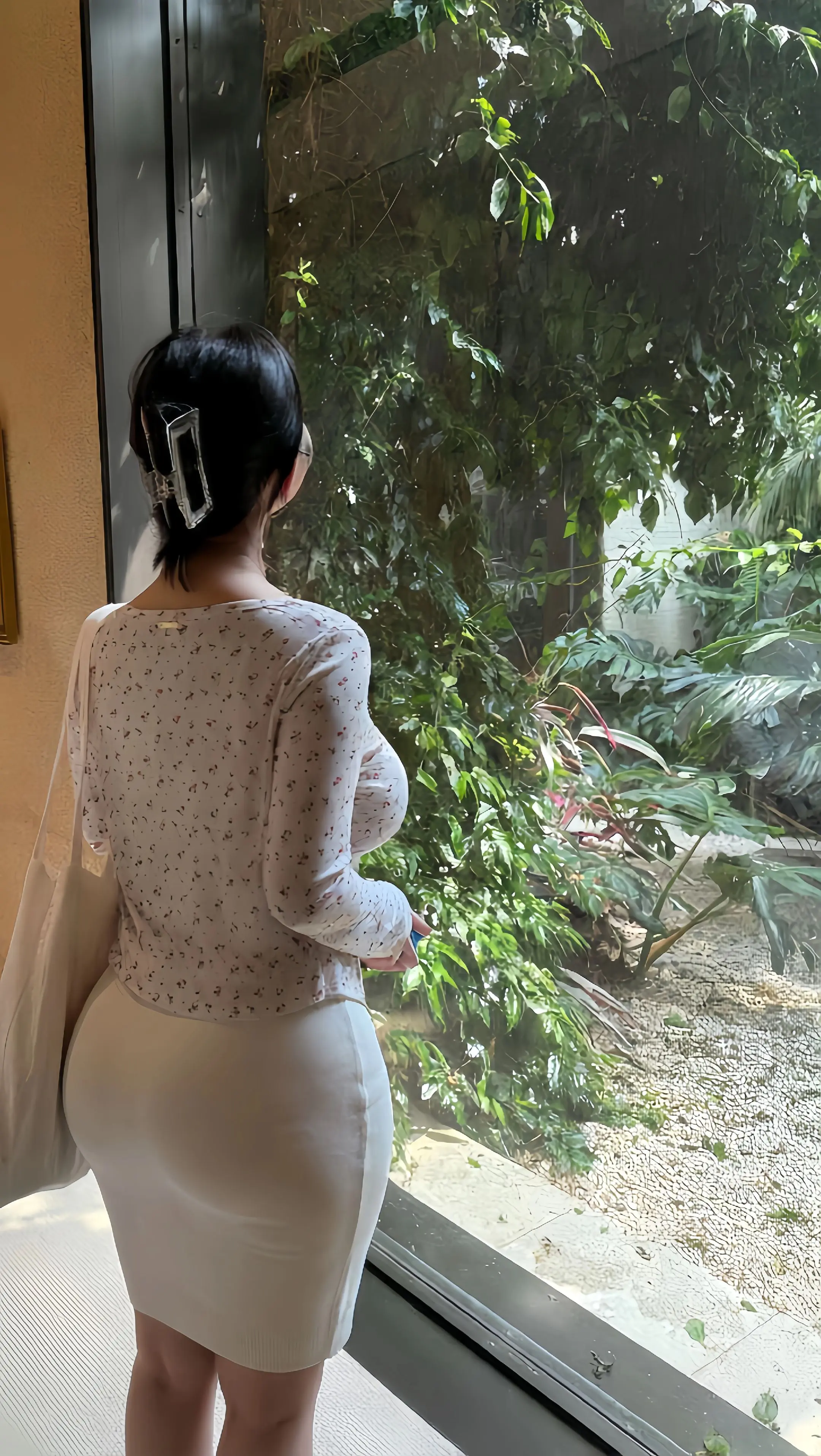 微胖女孩穿搭 创作者中心 女性穿搭ootd穿搭 白色包臀裙 金妹妹